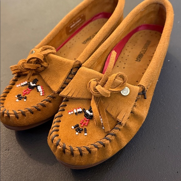 Minnetonka Brown Moccasins with Embroidery - Picture 7 of 9